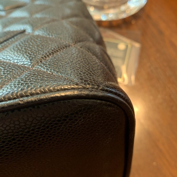 CHANEL Cavair medallion tote Excellent Condition - Picture 5 of 11
